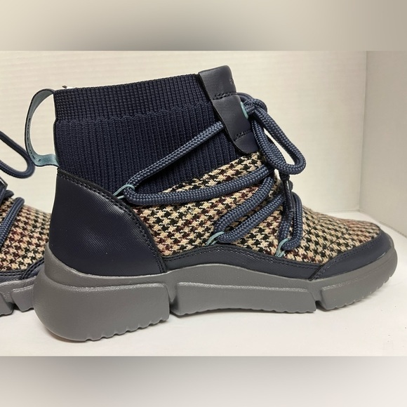 Rockport Women’s Bungee Bootie New in Box size 6 - Picture 4 of 8